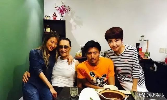 王菲也没想到，自己宝贝11年的男友谢霆锋，居然是个“扶妹魔”
