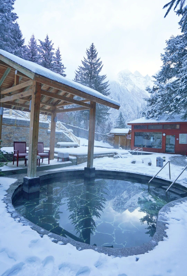 等了一年的雪地温泉，果然没让人失望~