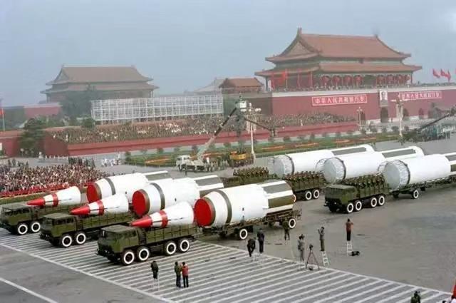 九三阅兵结束，解放军用东风核导弹，向全世界发出了“战略宣告”