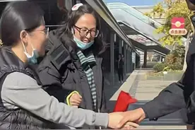 山东女孩浙江认亲后续 : 亲生父亲坚持认亲 , 当初遗弃另有苦衷图片