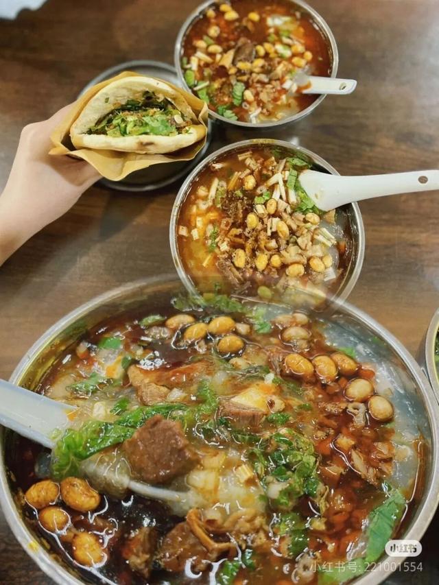 红了！1.5h直达甜味小镇，摘柿漫游徒步峡谷！美食断层第一，更是麻辣烫发源地！