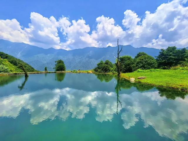 漫步黑竹沟,尽享初秋美景~