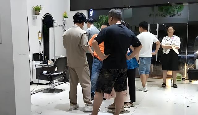 理发店迎来“倒闭潮”！明明没有电商冲击，为啥把自己逼上绝路？
