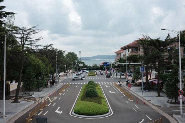 不打卡也能爱上青岛！轮渡追海鸥和早市啃馒头，体验本地人生活