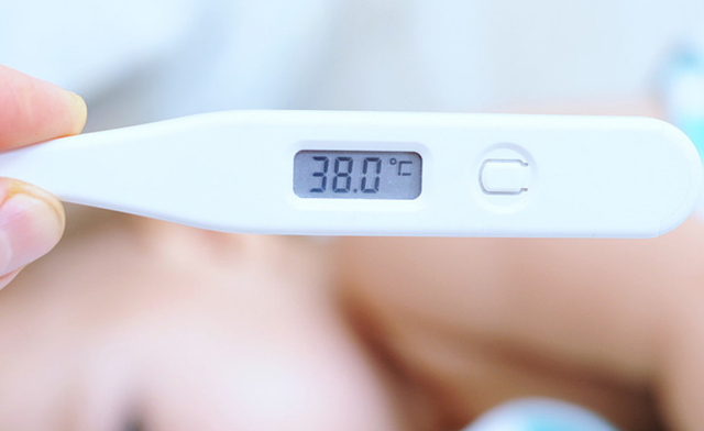舌苔发黄该如何调理？坚持用好这5招，症状会有所缓解！