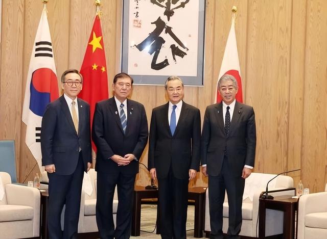 日本被踢出局？中韩当面对表，石破茂辛苦布局	，被高市毁于一旦