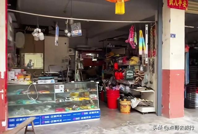 成都龙泉山下，被严重低估的古场镇，美食诱人，公交车直达！