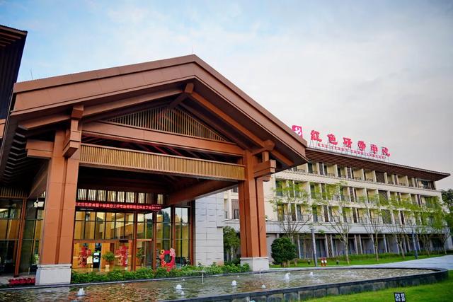 国庆长假，乐至耍法大公开！夜宿粮仓：变脸吐火、水幕电影、稻田迷宫、状元巡游全都有！