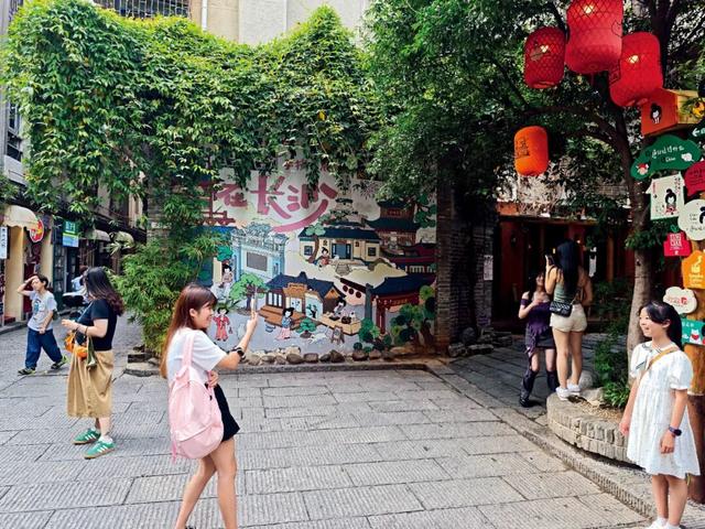 边旅行边赚钱，月入五万？