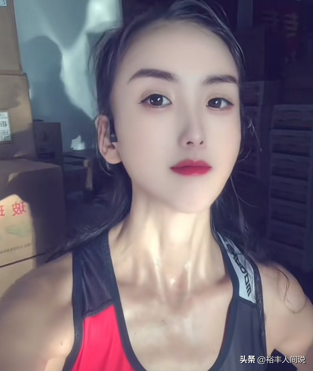 山东跑友张素梅去世，仅55岁，10个月跑40个半马，模样冻龄身材好