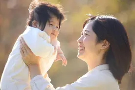开奶比生娃还痛？新手妈妈的母乳喂养血泪史！图片
