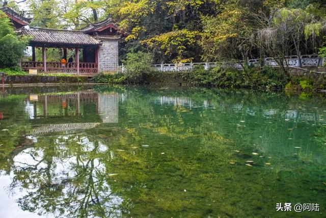 丽江的最美秋色九鼎龙潭，但位置隐秘，大部分游客都视而不见