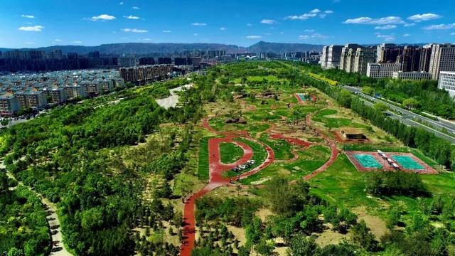 太治愈！呼和浩特这幅“人与自然和谐共生”画卷，藏着绿色发展的答案！