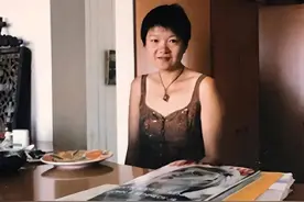 2008年章含之逝世后，外交部要求洪晃腾房，洪晃：这是刨我的根儿图片