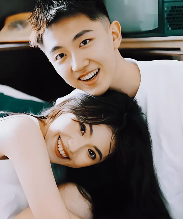 今日爆款文章：《人到中年才懂：婚姻最好的状态，是“有所图”》