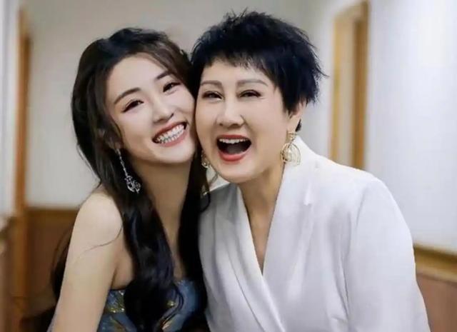 长得丑	、没才华	，爹妈“强捧不红	”的4位星二代，注定走不远