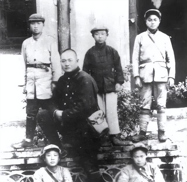 他一生从未打过败仗，是公认的军事家，三大战术让日军吃尽苦头