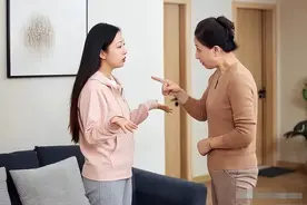 结婚当晚婆婆甩脸色，想让我伺候全家7口！我直接过户陪嫁婚房图片