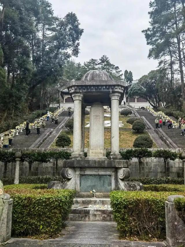 南岳衡山旅游攻略——惟有南岳独如飞
