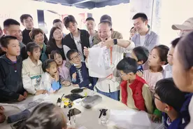 千万观众倾听“锦绣长江”故事，非遗传承人微信现场被加爆图片