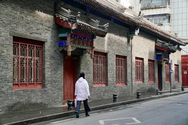 城南的“大门”，藏着乌鲁木齐人的青春