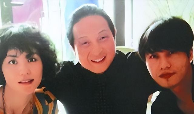 拔出萝卜带出泥！释永信倒台后，王林也浮出水面，牵扯多位女星