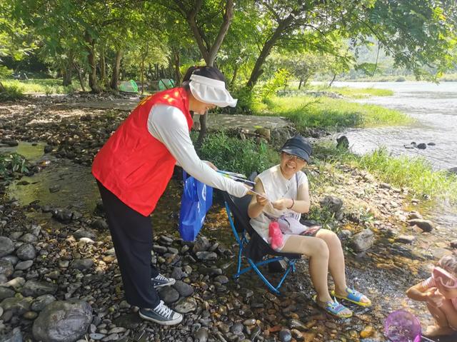 灵川:夏日消暑享清凉,禁毒宣传“不降温”