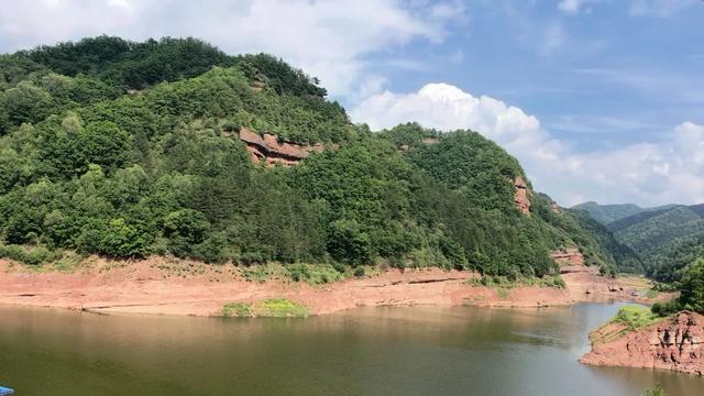 陇上行（二十三）庄浪县云崖寺，名副其实的小麦积山。（8月3日）