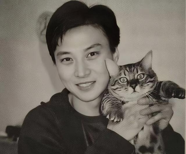 被戴8次绿帽子	，3次被捉奸在床，这就是我们“玉女”守卫的爱情