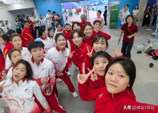 女神王伟莹：和全红婵搭档压力太大，都不敢洗头，一洗掉20根头发