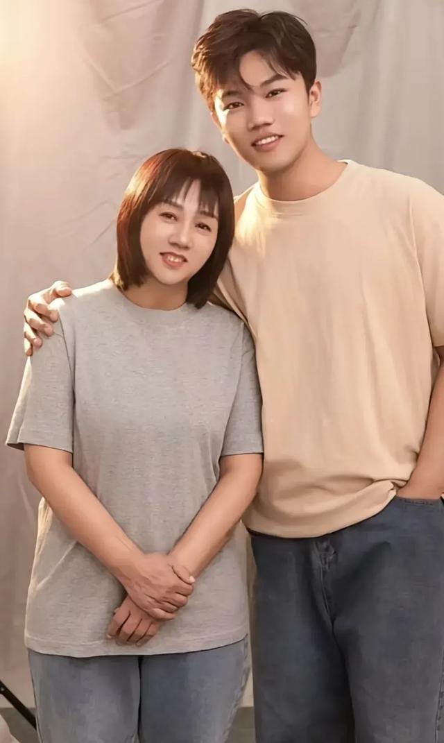 太爱了！解清帅补拍百日照，大哥“吃醋”，解妈一个方法解救