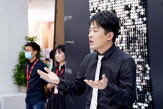 突然跑路！“带货一哥”第5次退网，致癌“毒卫生巾”却卖出33亿