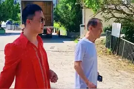 79岁陈惠敏香港村屋曝光！客厅有排水沟,装修破旧,穿12元拖鞋惹眼图片