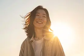 我与老伴退休金8千，儿媳辞职备孕，让我们给她6千：不给就不生图片