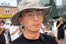 真的很狂！被网友怒骂的狂飙兄弟，直播道歉，身份被扒：街头混混图片