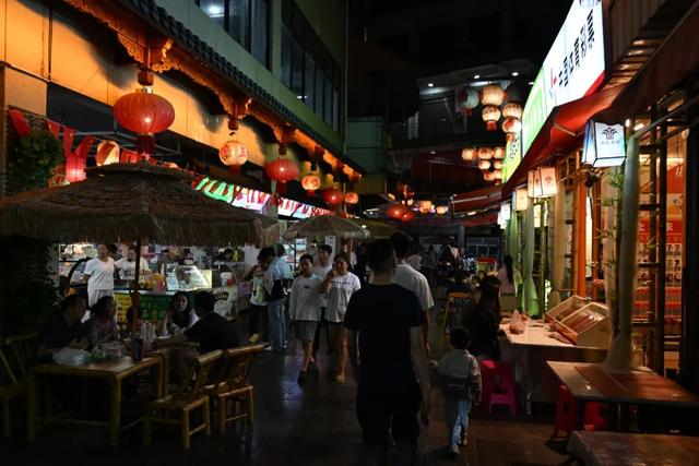 弥勒夜市人气旺 文旅消费动力强