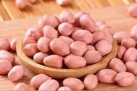 看来看！农村自榨油的真相大公开！花生油制备过程曝光，惊呆了！图片