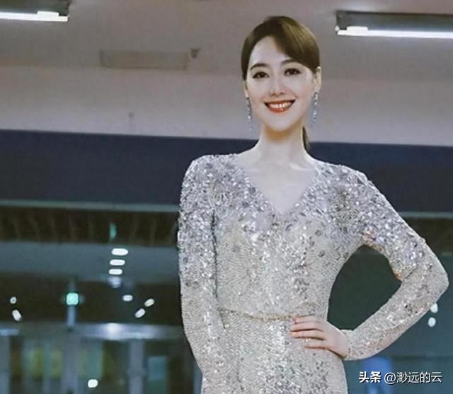 讨好大佬，陪睡上位，遭央视“开除	”	，她身上的标签哪个才是真的