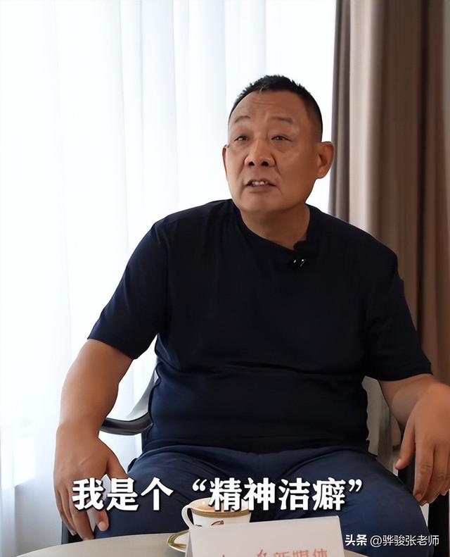 河南两个网红：一个将一手烂牌打成王炸，另一个不想赚钱却赚大钱