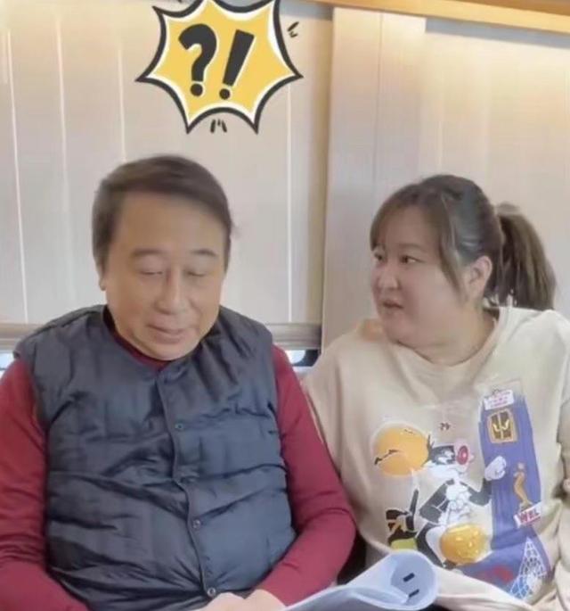 闫学晶没想到，2026年刚开年，老搭档冯巩就给自己上了生动一课