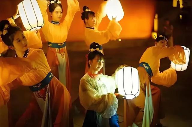 冲！振兴小镇开启“8天狂欢”！