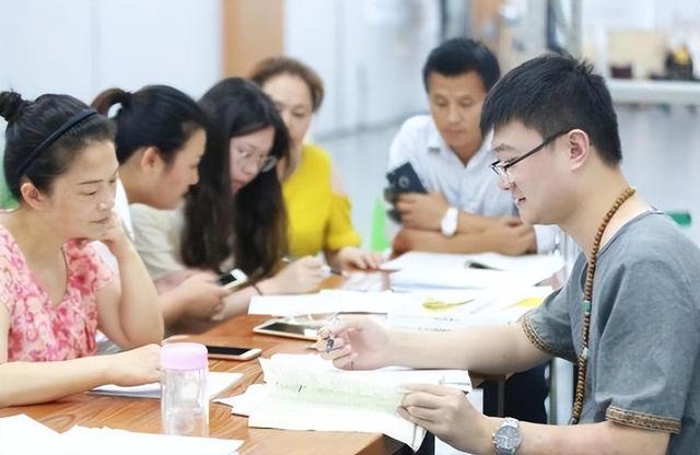 大学毕业后才发现，“文科生”和“理科生”的差距，不只是工资