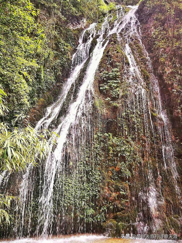武隆天生三桥，景区没有安装电梯的原始模样