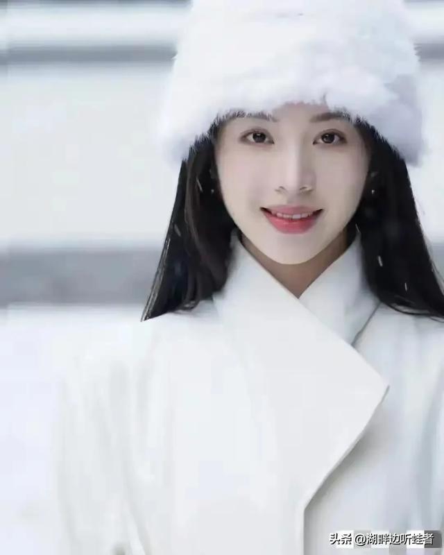 河北邯郸一校花,168cm身高清丽出尘,貌美如花,倾国倾城。