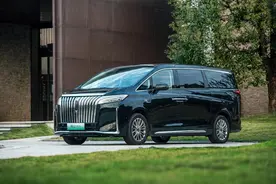 理想MEGA放弃增程，搭载Hi-4电混的魏牌高山更香吗？图片