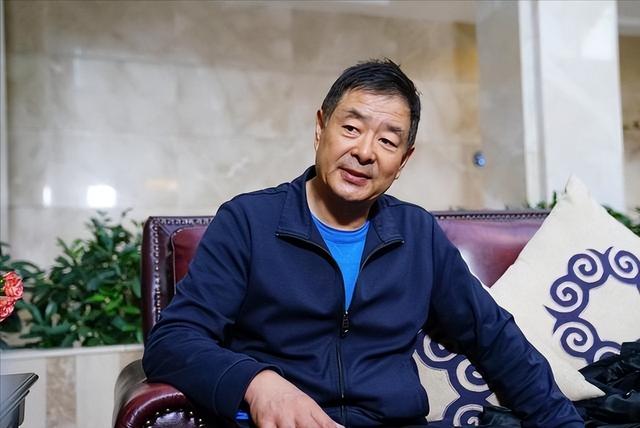 濮存昕：家人相继去世，如今72岁不敢老去，还要照顾年迈的老母亲