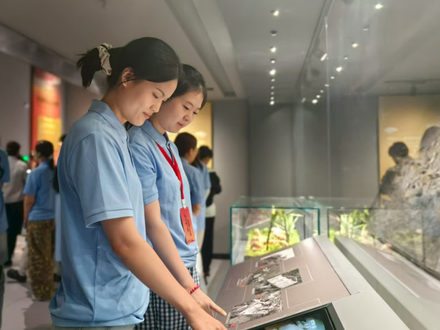 四高校147名师生赴新疆地质矿产博物馆参观交流 助力人才强区战略