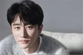 只谈恋爱不结婚，一生只爱一个人的黄轩，已经走上了另一条大道图片