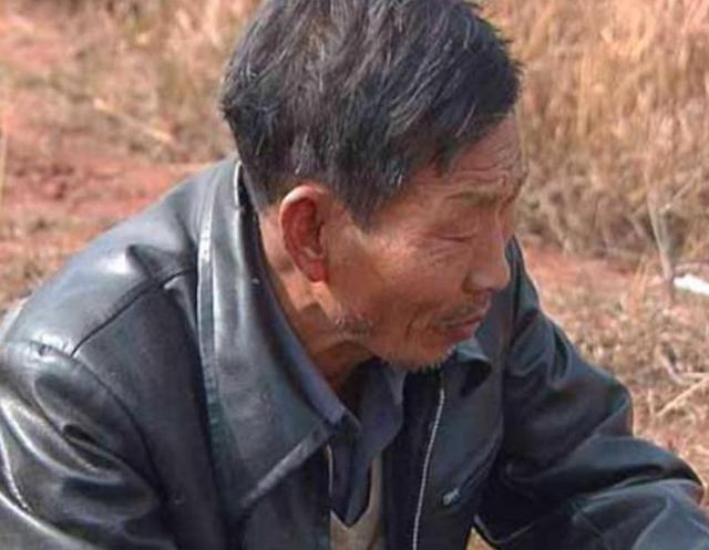 20年前，那个背好友尸体回乡被对方家人埋怨的农民工，后来怎样了