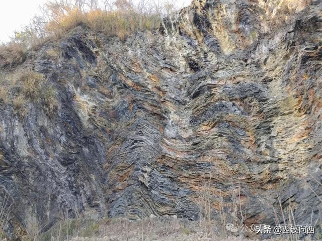 杭州南部诸暨的一处上古地质褶皱奇观